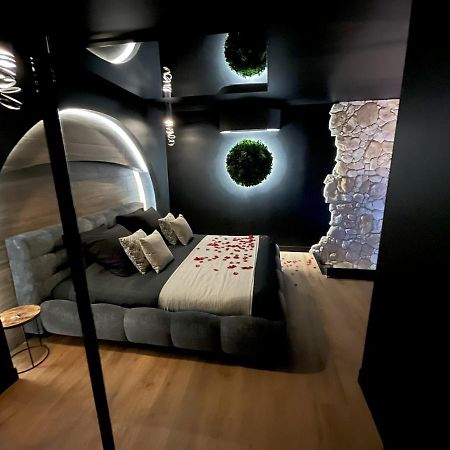 Omira - Nuits D'Exception & Spa Бордо Экстерьер фото